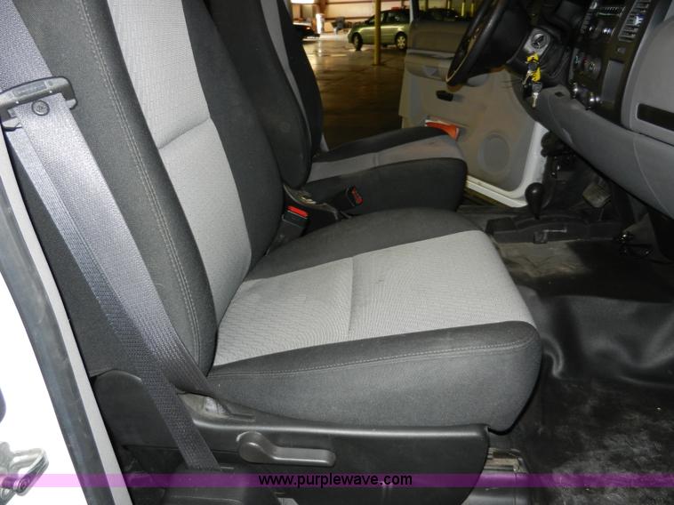 image for item A3945 2008 Chevrolet Silverado 1500 Extended Cab pickup truck