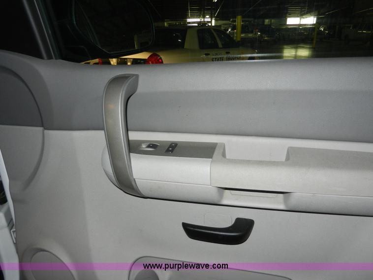 image for item A3945 2008 Chevrolet Silverado 1500 Extended Cab pickup truck