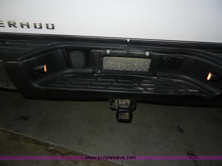 image for item A3945 2008 Chevrolet Silverado 1500 Extended Cab pickup truck