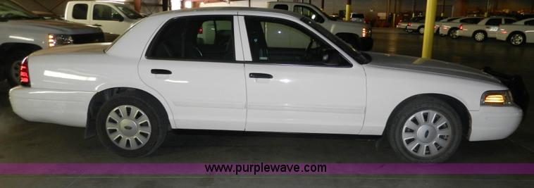image for item A3946 2010 Ford Crown Victoria Police Interceptor