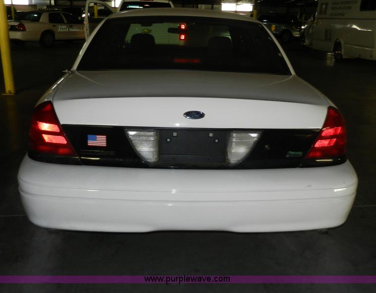 image for item A3946 2010 Ford Crown Victoria Police Interceptor