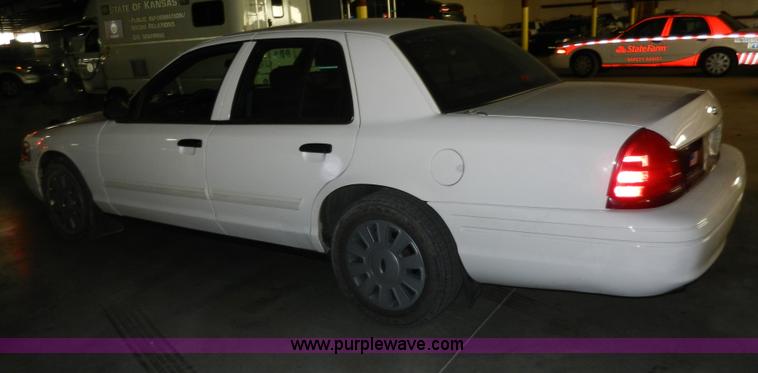 image for item A3946 2010 Ford Crown Victoria Police Interceptor