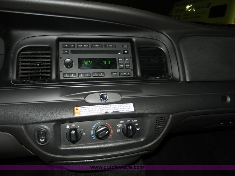 image for item A3946 2010 Ford Crown Victoria Police Interceptor