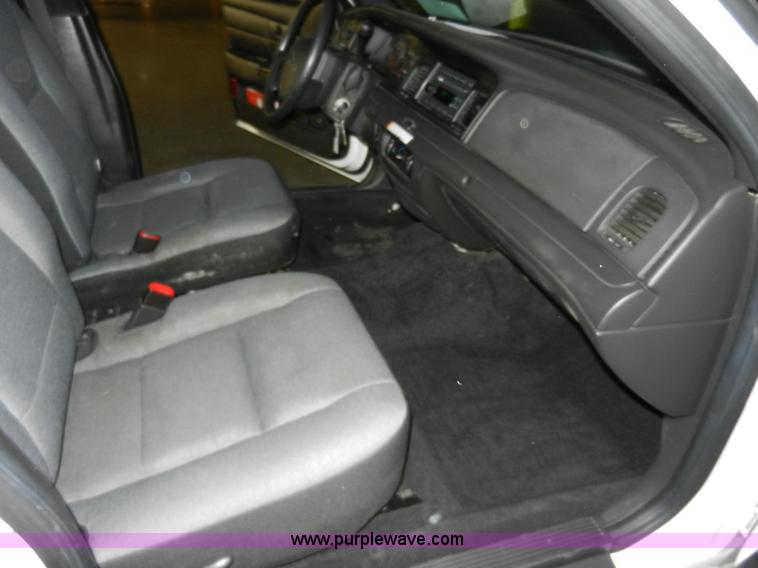image for item A3946 2010 Ford Crown Victoria Police Interceptor