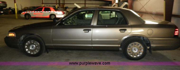 image for item A3947 2005 Ford Crown Victoria Police Interceptor