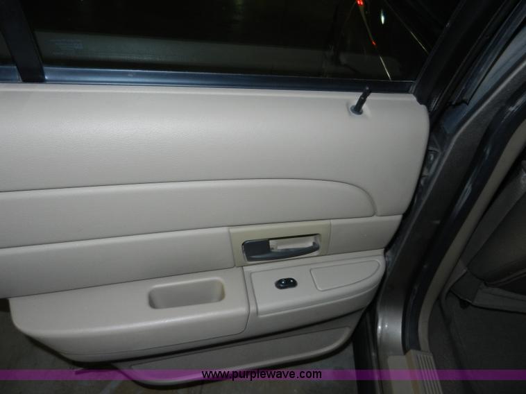 image for item A3947 2005 Ford Crown Victoria Police Interceptor