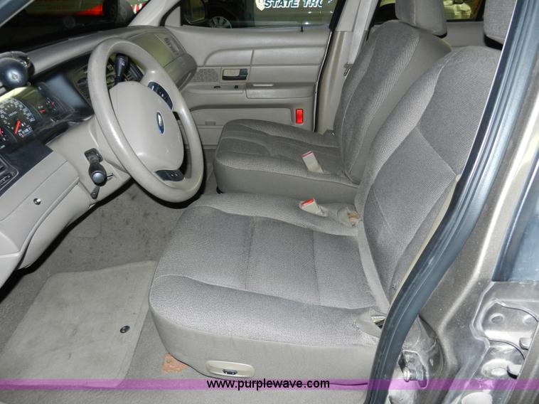 image for item A3947 2005 Ford Crown Victoria Police Interceptor