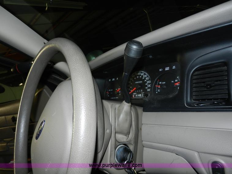 image for item A3947 2005 Ford Crown Victoria Police Interceptor