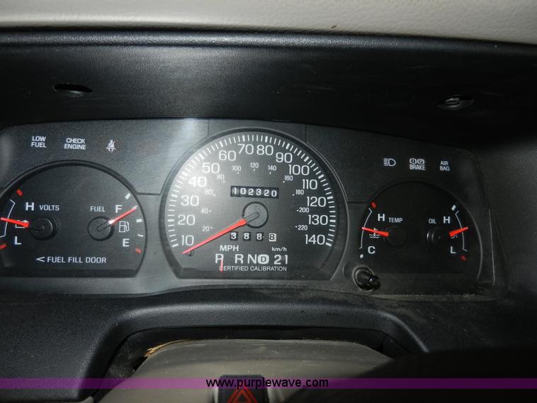 image for item A3947 2005 Ford Crown Victoria Police Interceptor