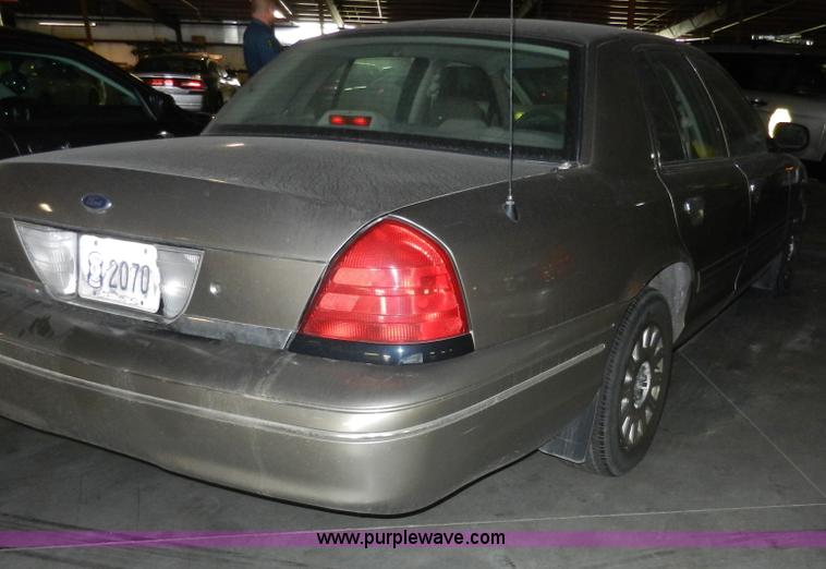 image for item A3948 2005 Ford Crown Victoria Police Interceptor