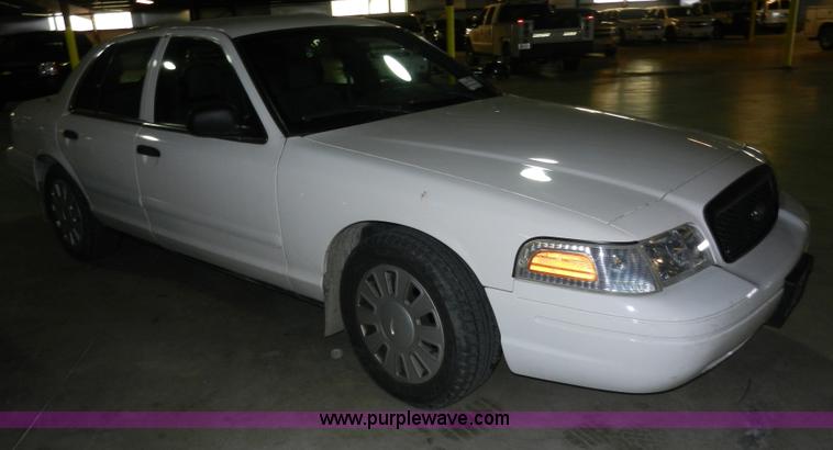 image for item A3954 2008 Ford Crown Victoria Police Interceptor