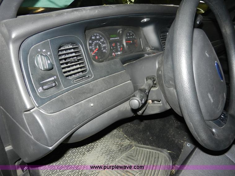 image for item A3954 2008 Ford Crown Victoria Police Interceptor
