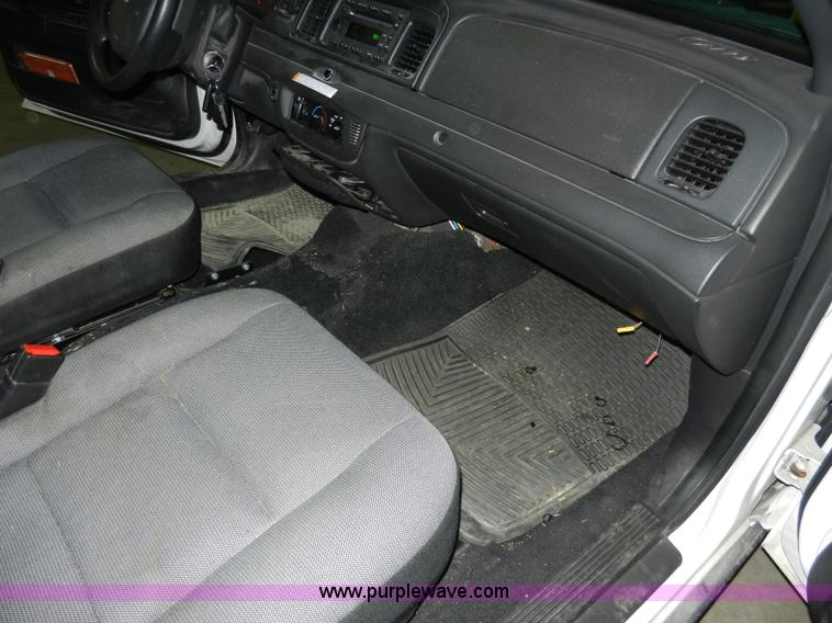 image for item A3954 2008 Ford Crown Victoria Police Interceptor