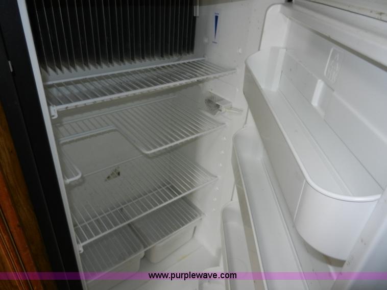 image for item A3924 1989 Carriage 35' gooseneck camper