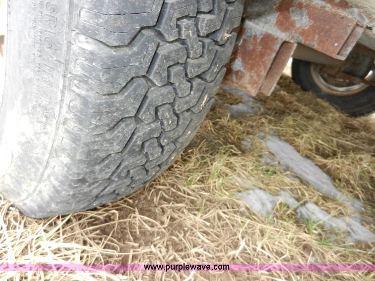 image for item A3924 1989 Carriage 35' gooseneck camper