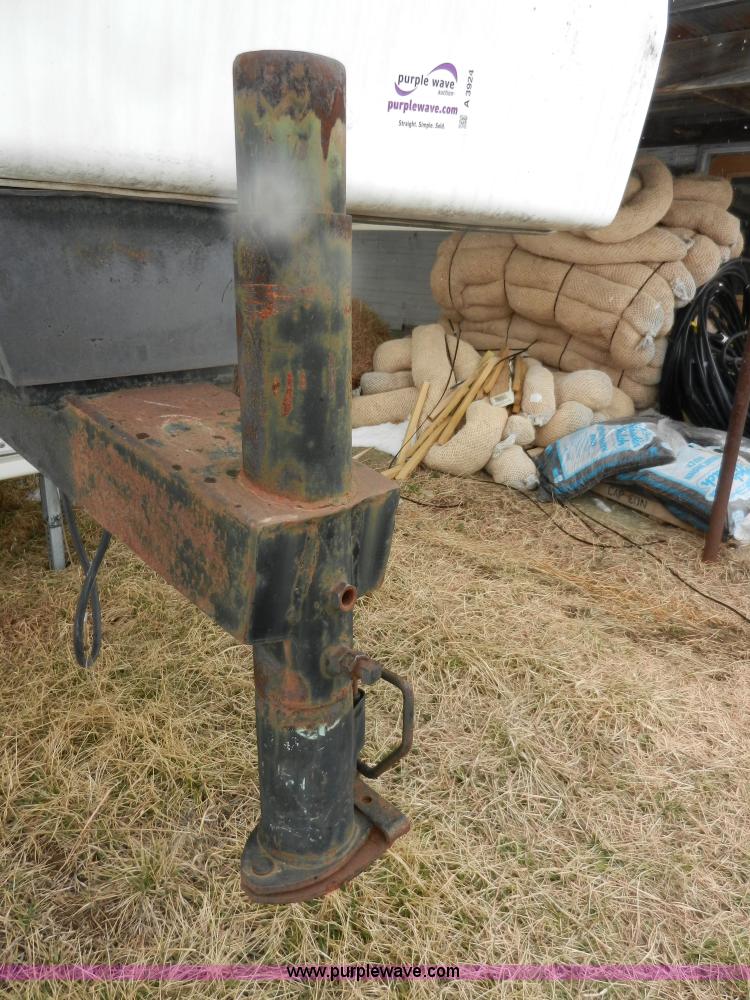 image for item A3924 1989 Carriage 35' gooseneck camper