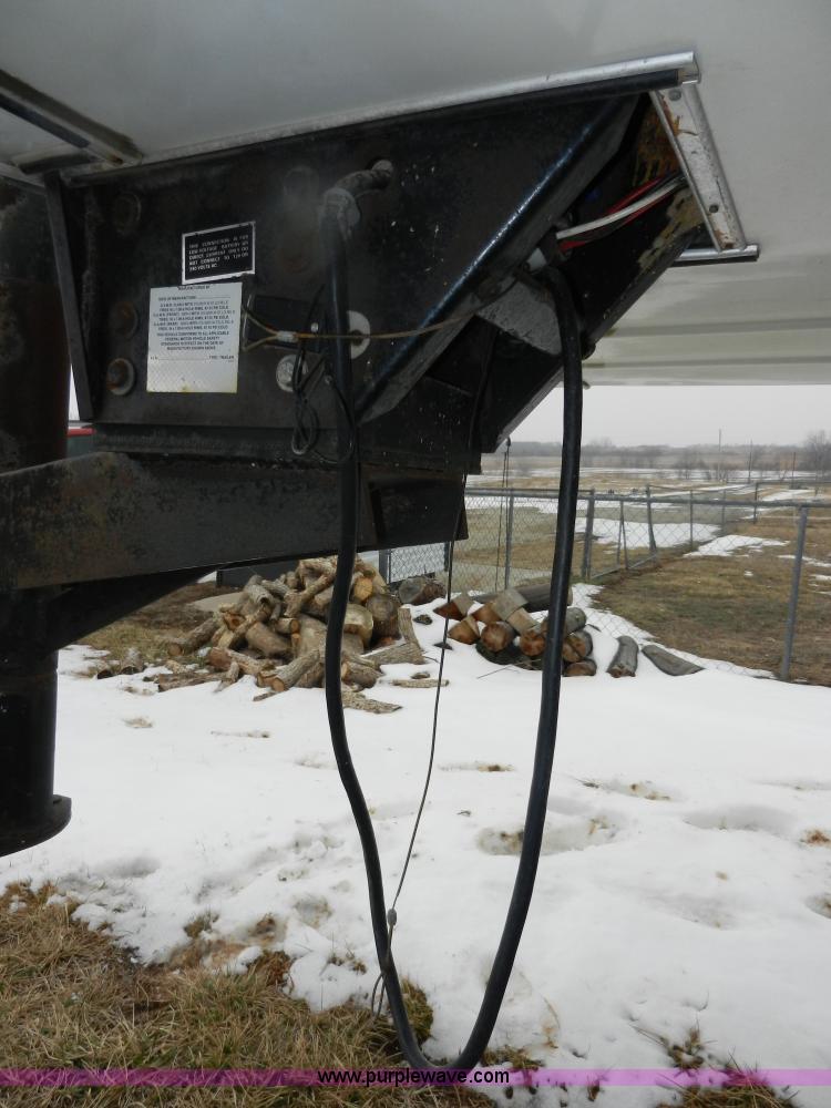 image for item A3924 1989 Carriage 35' gooseneck camper