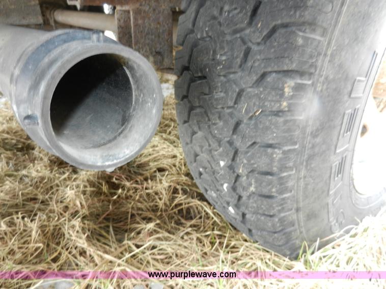 image for item A3924 1989 Carriage 35' gooseneck camper