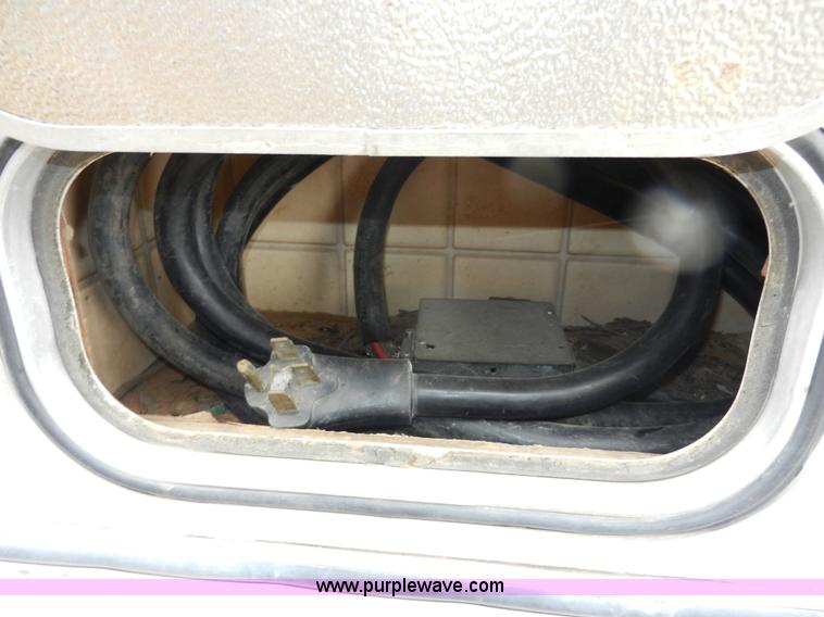 image for item A3924 1989 Carriage 35' gooseneck camper