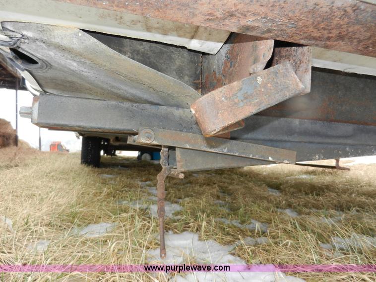 image for item A3924 1989 Carriage 35' gooseneck camper