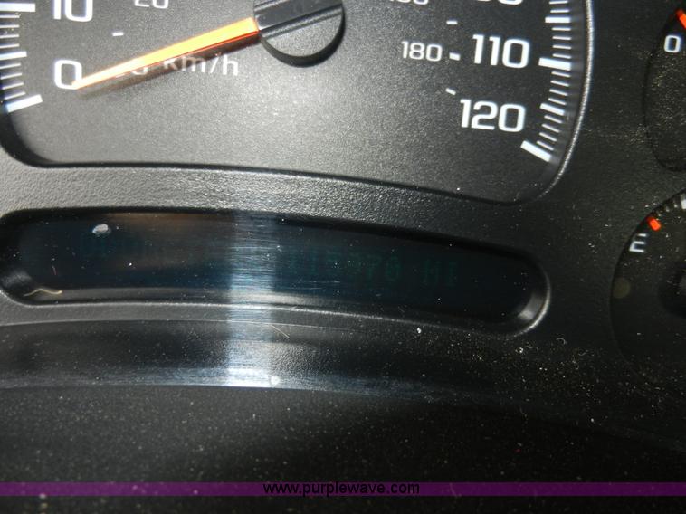 image for item A3931 2006 Chevrolet Silverado 1500 pickup truck