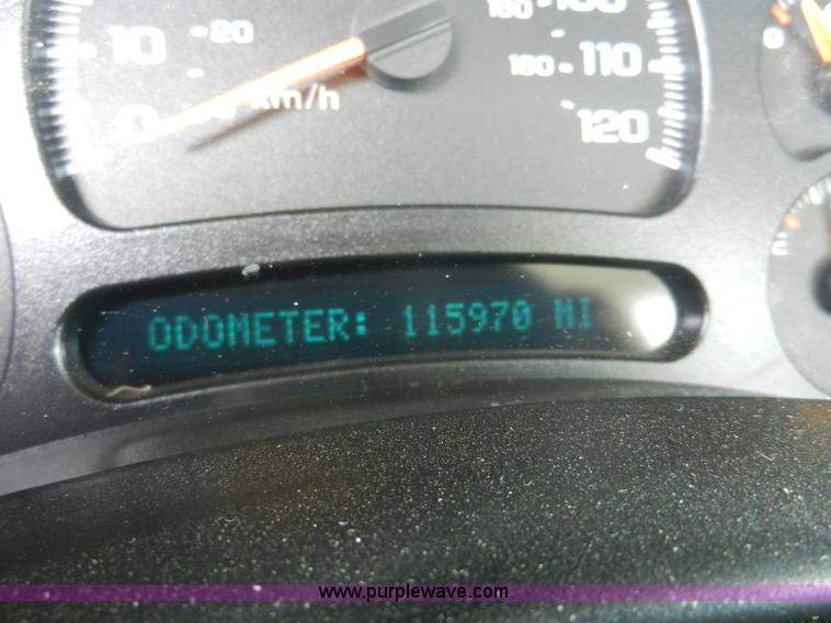 image for item A3931 2006 Chevrolet Silverado 1500 pickup truck