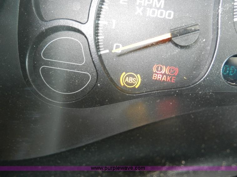 image for item A3931 2006 Chevrolet Silverado 1500 pickup truck