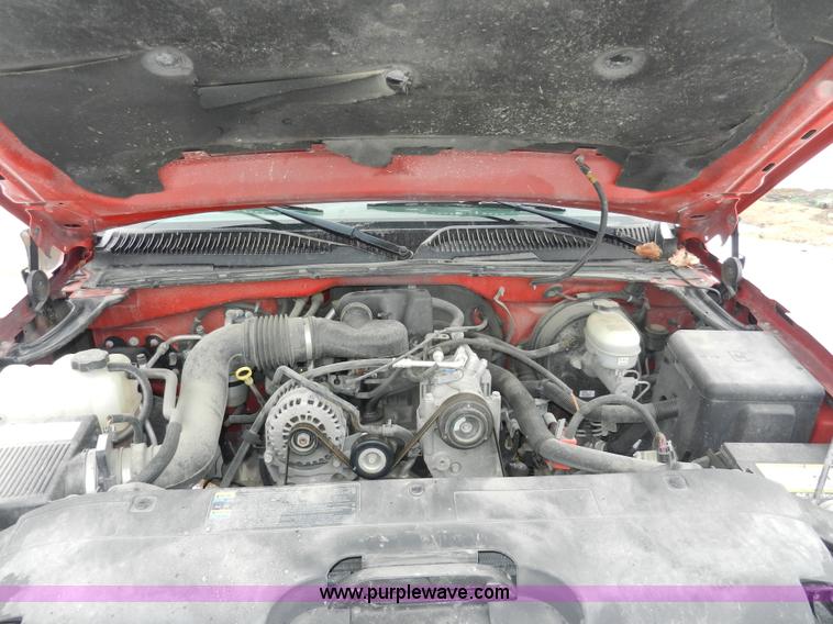 image for item A3931 2006 Chevrolet Silverado 1500 pickup truck