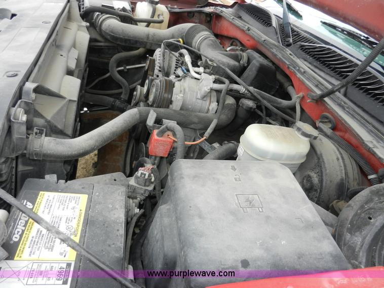 image for item A3931 2006 Chevrolet Silverado 1500 pickup truck