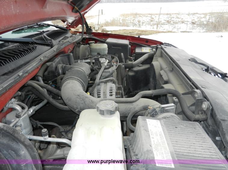 image for item A3931 2006 Chevrolet Silverado 1500 pickup truck