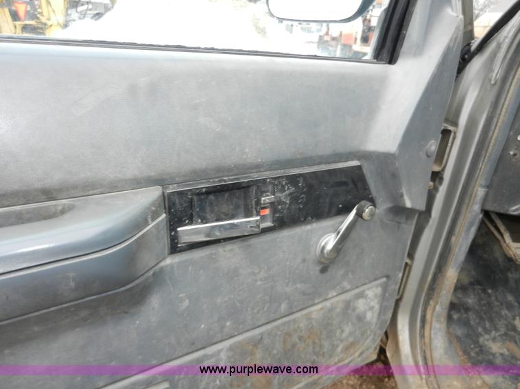 image for item A3949 1990 Chevrolet Cheyenne 3500 utility truck