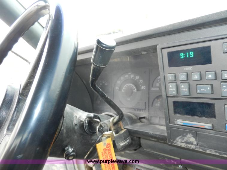 image for item A3949 1990 Chevrolet Cheyenne 3500 utility truck