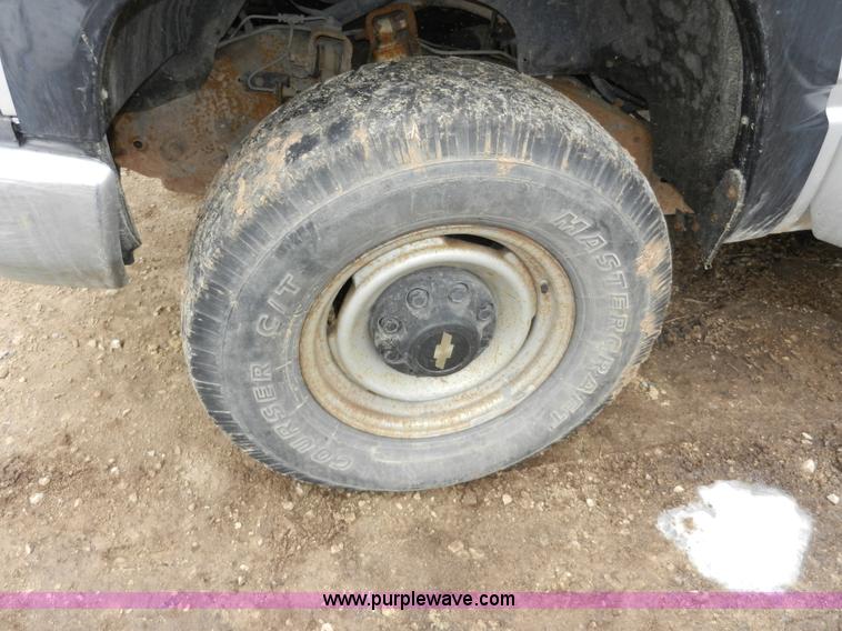 image for item A3949 1990 Chevrolet Cheyenne 3500 utility truck