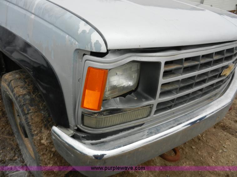 image for item A3949 1990 Chevrolet Cheyenne 3500 utility truck