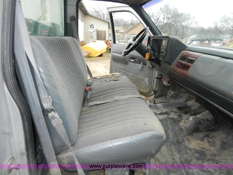 image for item A3949 1990 Chevrolet Cheyenne 3500 utility truck