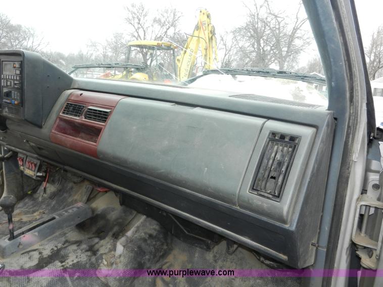 image for item A3949 1990 Chevrolet Cheyenne 3500 utility truck