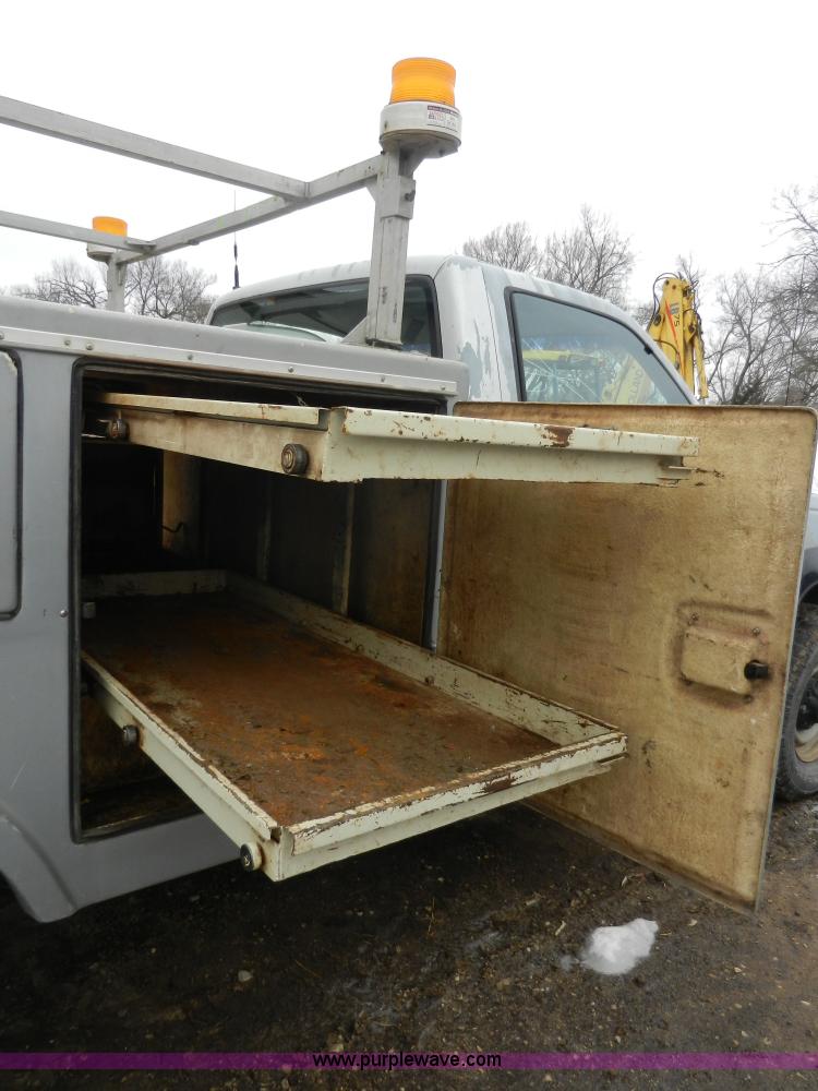 image for item A3949 1990 Chevrolet Cheyenne 3500 utility truck