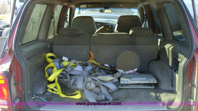 image for item B1804 1999 Ford Explorer XLT SUV