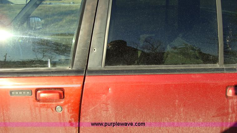 image for item B1804 1999 Ford Explorer XLT SUV