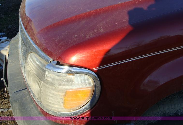 image for item B1804 1999 Ford Explorer XLT SUV