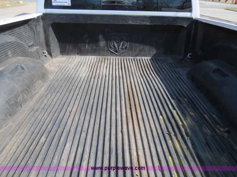 image for item B4556 2007 Dodge Ram 2500 HD SLT Quad Cab pickup truck