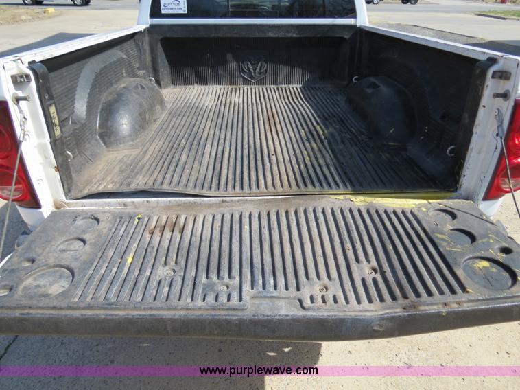 image for item B4556 2007 Dodge Ram 2500 HD SLT Quad Cab pickup truck