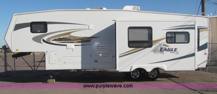 image for item B5280 2010 Jayco Eagle 30.5RLS Superlite camper