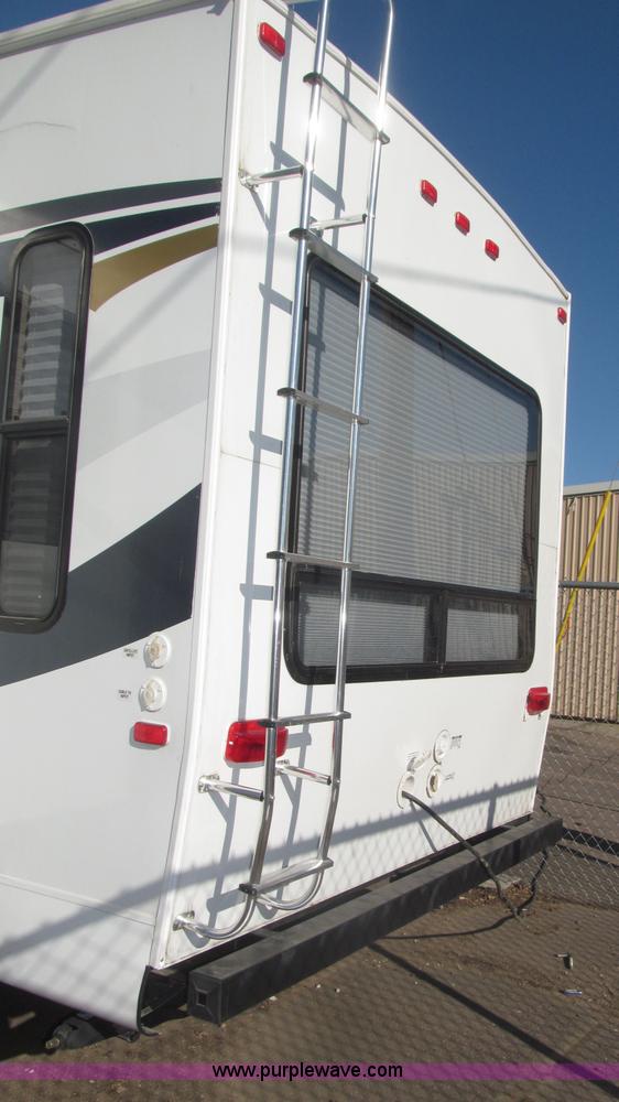 image for item B5280 2010 Jayco Eagle 30.5RLS Superlite camper