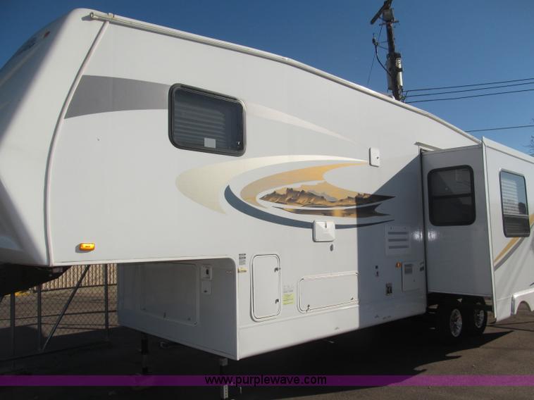 image for item B5280 2010 Jayco Eagle 30.5RLS Superlite camper