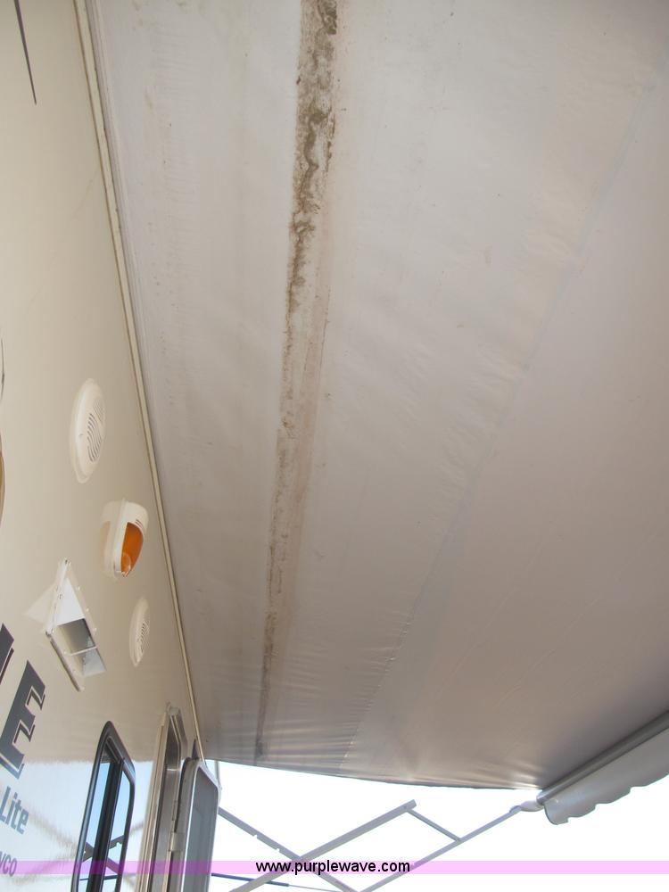 image for item B5280 2010 Jayco Eagle 30.5RLS Superlite camper