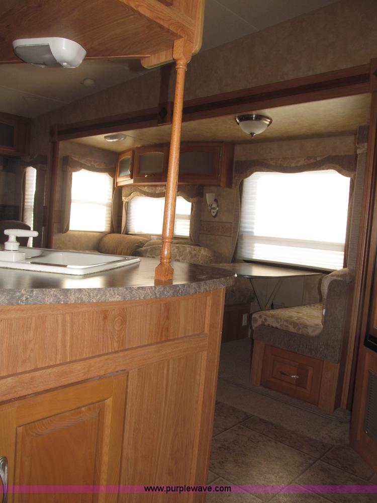 image for item B5280 2010 Jayco Eagle 30.5RLS Superlite camper