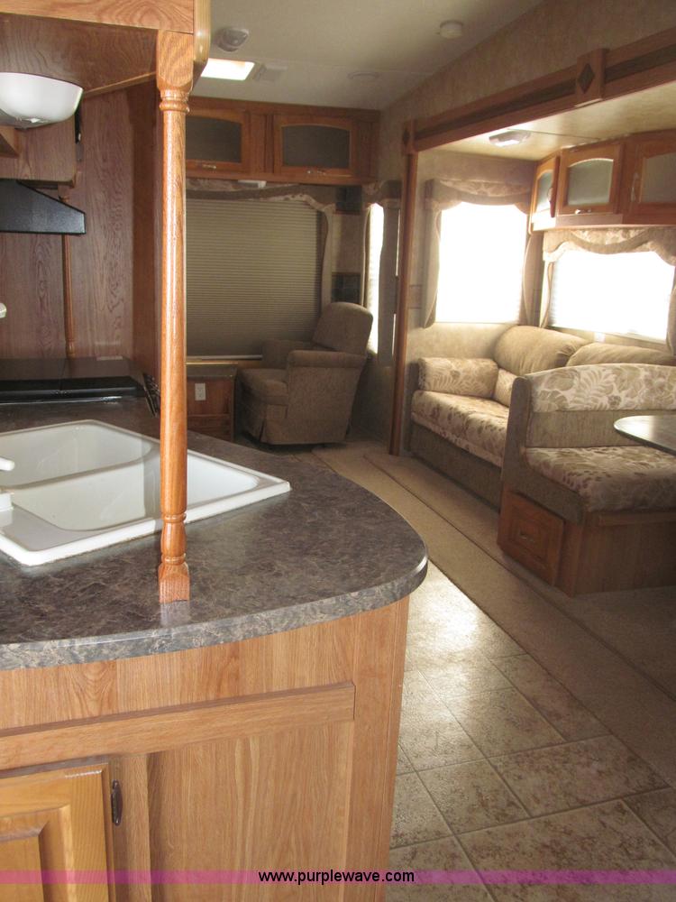 image for item B5280 2010 Jayco Eagle 30.5RLS Superlite camper