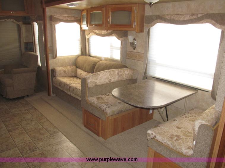 image for item B5280 2010 Jayco Eagle 30.5RLS Superlite camper