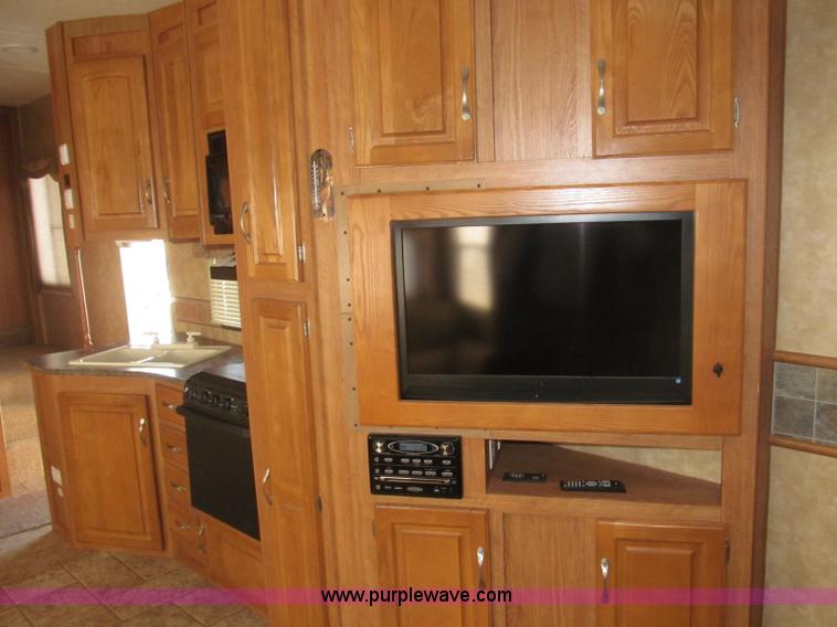 image for item B5280 2010 Jayco Eagle 30.5RLS Superlite camper